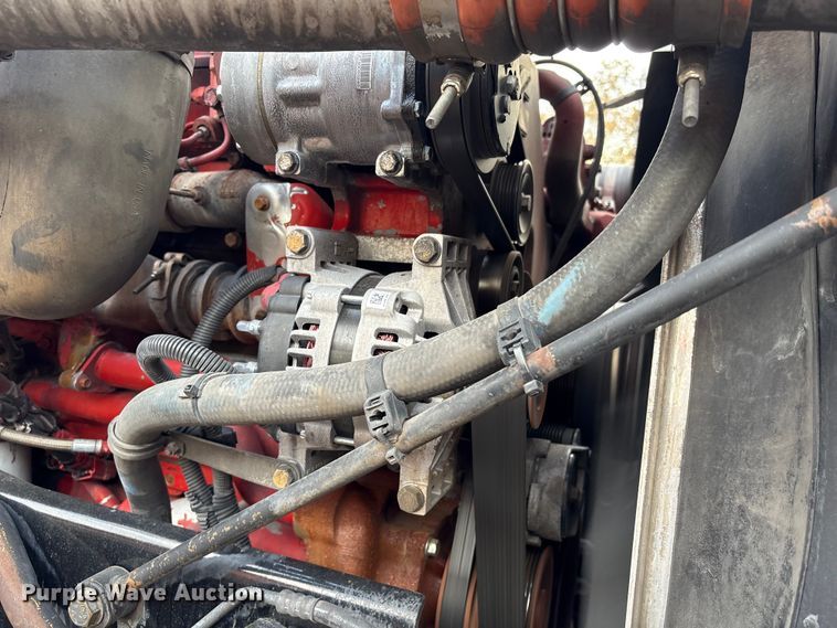 image for item EU7357 2016 Kenworth T800 semi truck