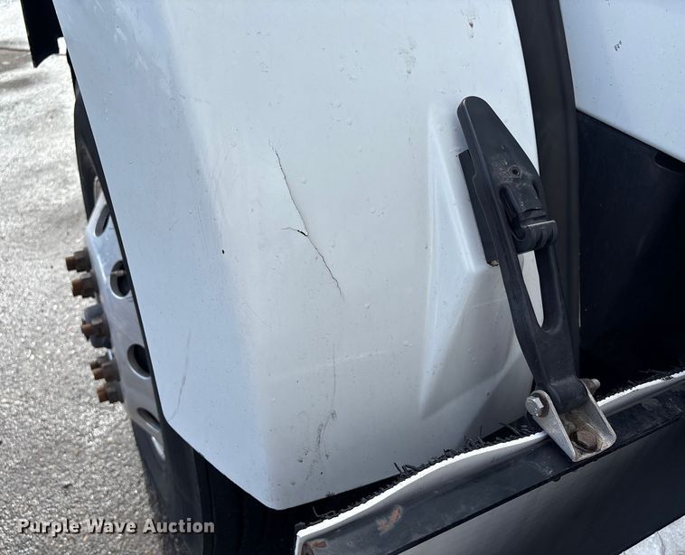 image for item EU7358 2016 Kenworth T800 semi truck