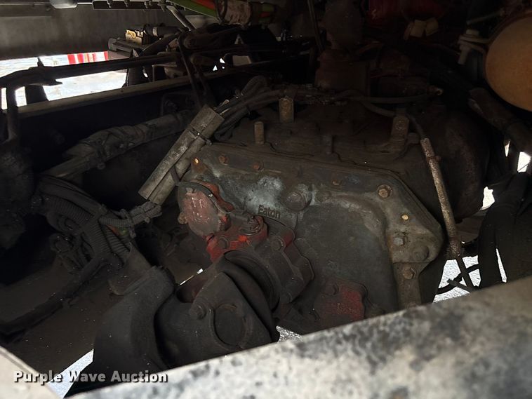 image for item EU7358 2016 Kenworth T800 semi truck