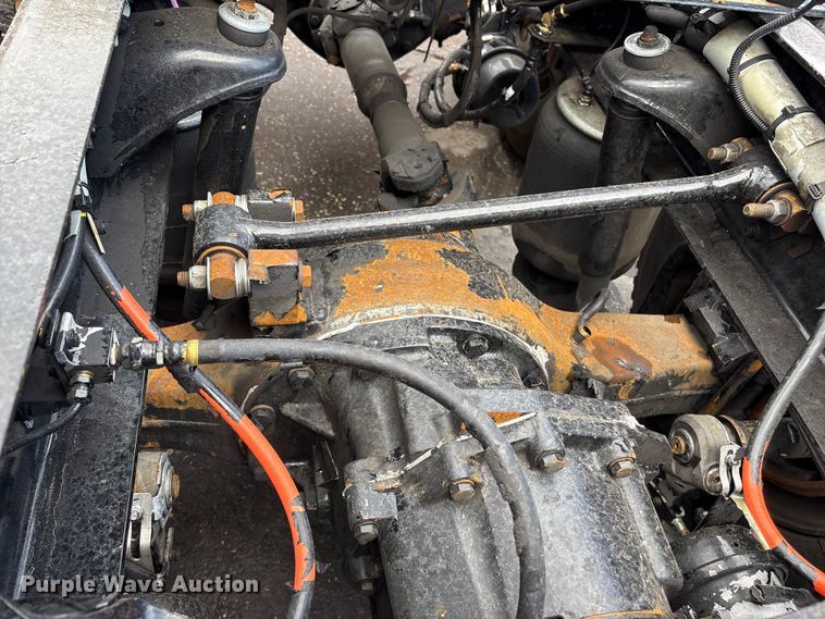 image for item EU7358 2016 Kenworth T800 semi truck