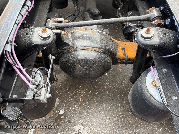 image for item EU7358 2016 Kenworth T800 semi truck