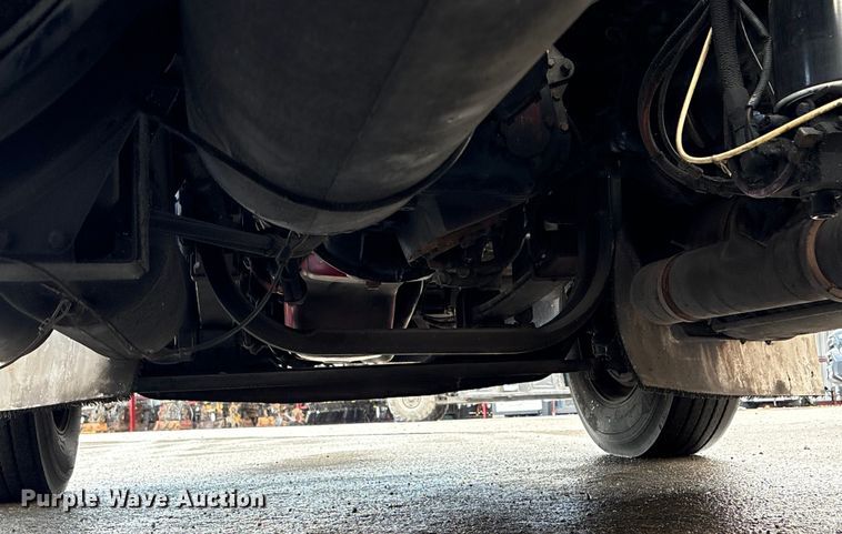 image for item EU7358 2016 Kenworth T800 semi truck