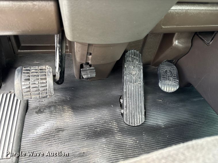 image for item EU7358 2016 Kenworth T800 semi truck