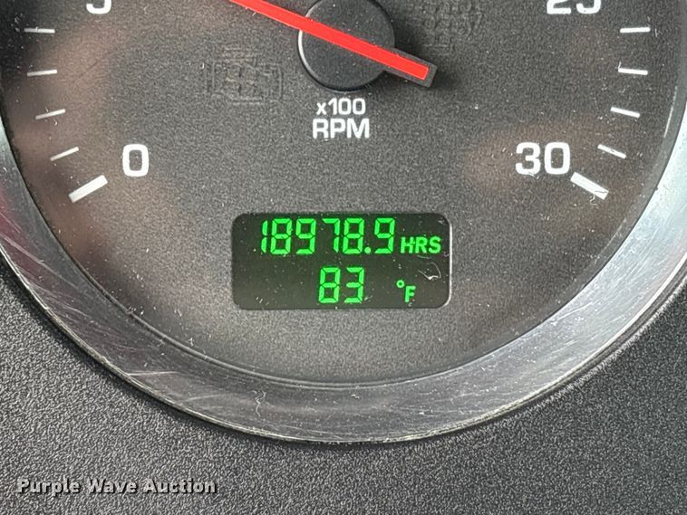 image for item EU7358 2016 Kenworth T800 semi truck