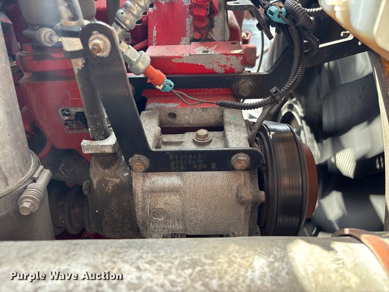 image for item EU7358 2016 Kenworth T800 semi truck