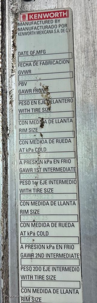 image for item EU7358 2016 Kenworth T800 semi truck