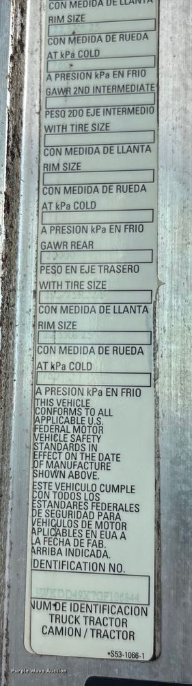 image for item EU7358 2016 Kenworth T800 semi truck