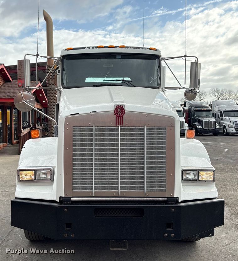 image for item EU7359 2016 Kenworth T800 semi truck