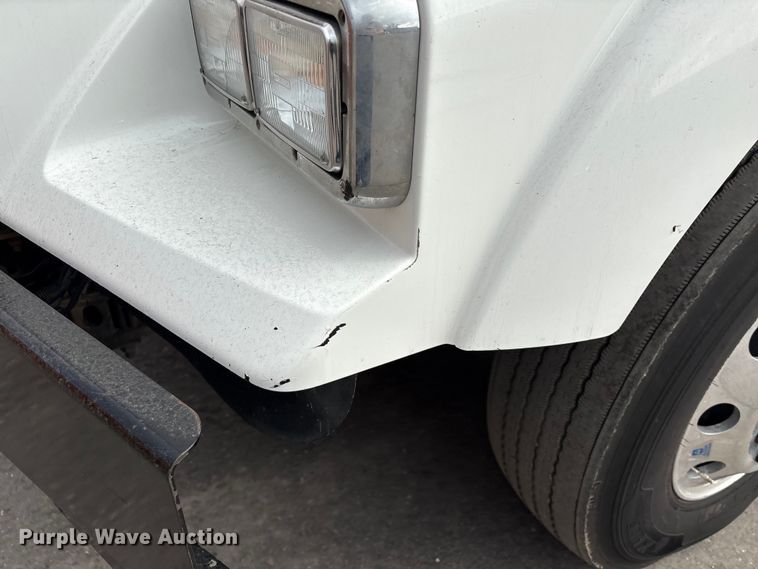 image for item EU7359 2016 Kenworth T800 semi truck