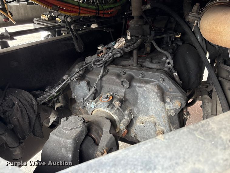 image for item EU7359 2016 Kenworth T800 semi truck