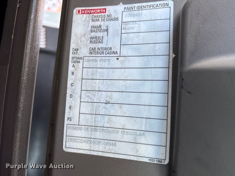 image for item EU7359 2016 Kenworth T800 semi truck