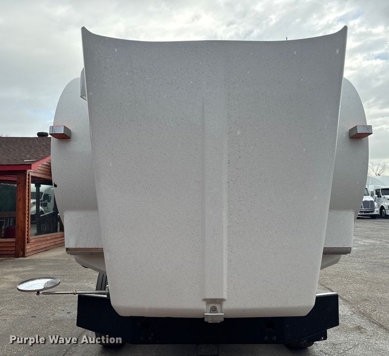 image for item EU7359 2016 Kenworth T800 semi truck