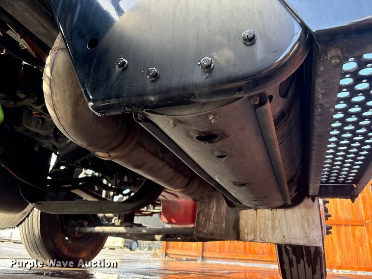 image for item EU7359 2016 Kenworth T800 semi truck