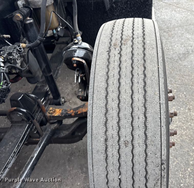 image for item EU7359 2016 Kenworth T800 semi truck