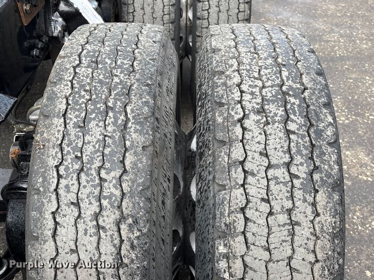 image for item EU7359 2016 Kenworth T800 semi truck