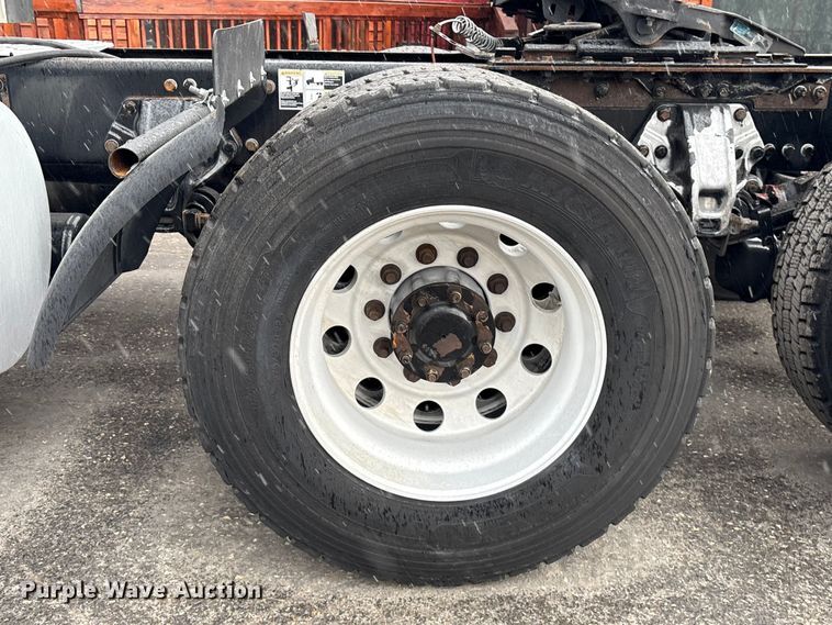 image for item EU7359 2016 Kenworth T800 semi truck