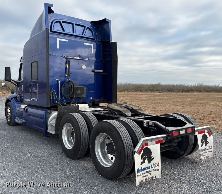 image for item EU7361 2020 Peterbilt 579 semi truck