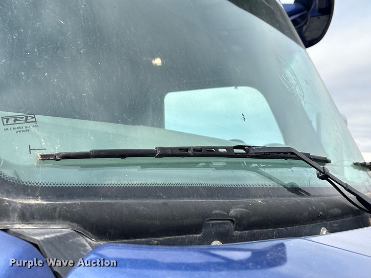 image for item EU7361 2020 Peterbilt 579 semi truck