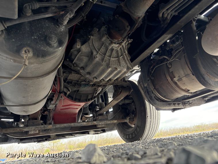 image for item EU7361 2020 Peterbilt 579 semi truck