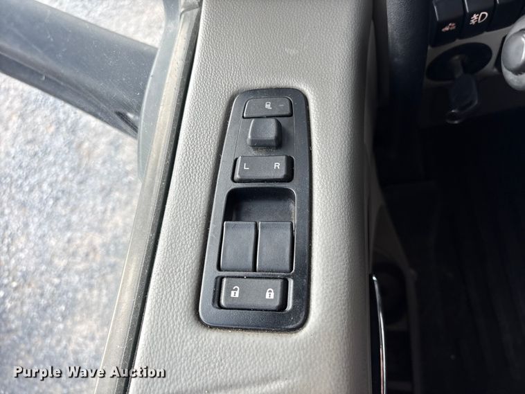 image for item EU7361 2020 Peterbilt 579 semi truck