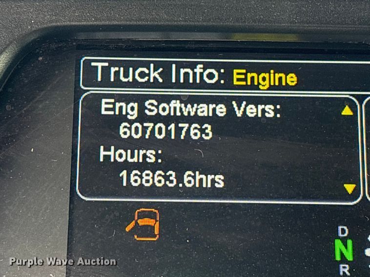 image for item EU7361 2020 Peterbilt 579 semi truck