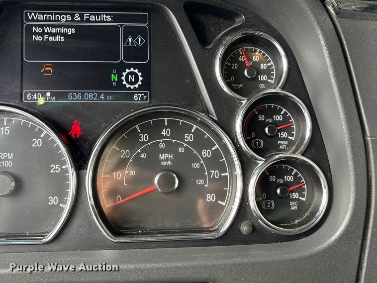 image for item EU7361 2020 Peterbilt 579 semi truck