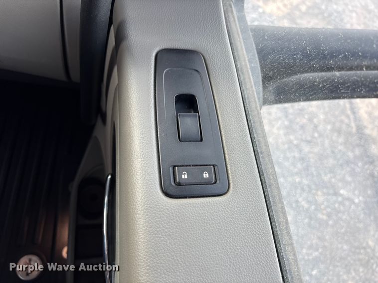 image for item EU7361 2020 Peterbilt 579 semi truck