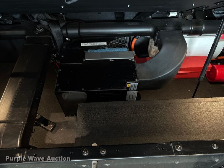 image for item EU7361 2020 Peterbilt 579 semi truck