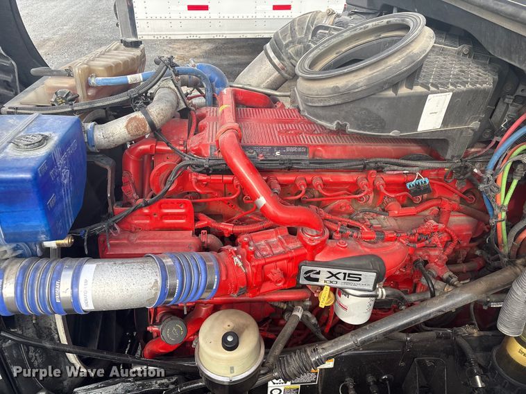 image for item EU7361 2020 Peterbilt 579 semi truck