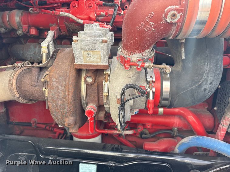 image for item EU7361 2020 Peterbilt 579 semi truck