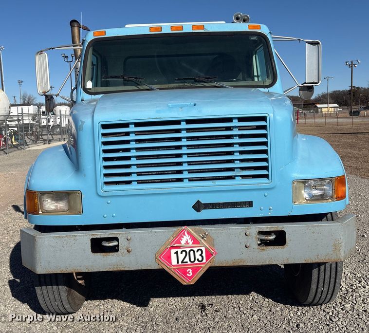 image for item EV2664 1999 International 4900 fuel truck