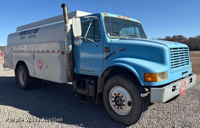 image for item EV2664 1999 International 4900 fuel truck