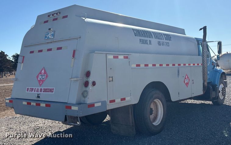 image for item EV2664 1999 International 4900 fuel truck