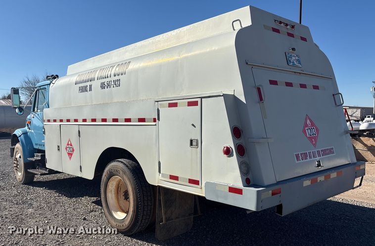 image for item EV2664 1999 International 4900 fuel truck
