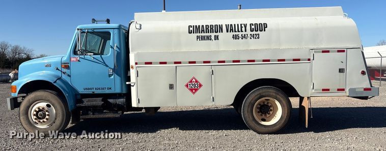 image for item EV2664 1999 International 4900 fuel truck