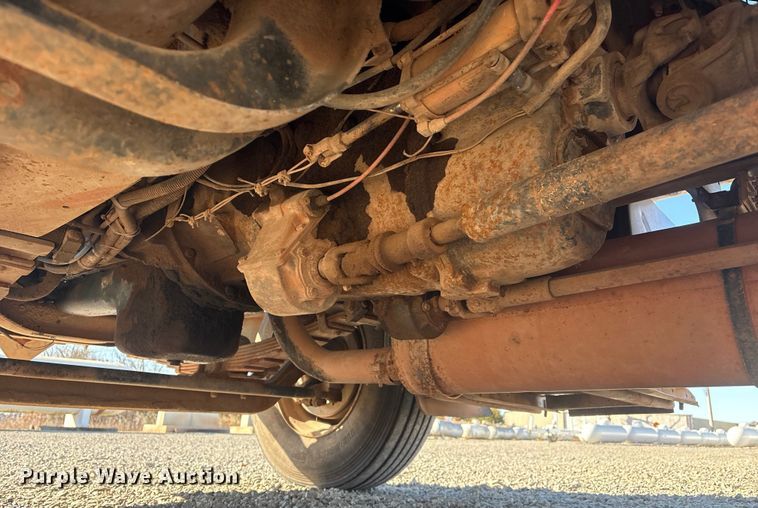 image for item EV2664 1999 International 4900 fuel truck