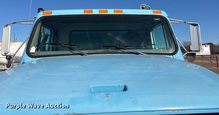 image for item EV2664 1999 International 4900 fuel truck