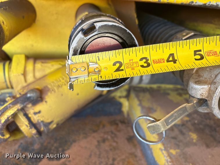 image for item EV2664 1999 International 4900 fuel truck