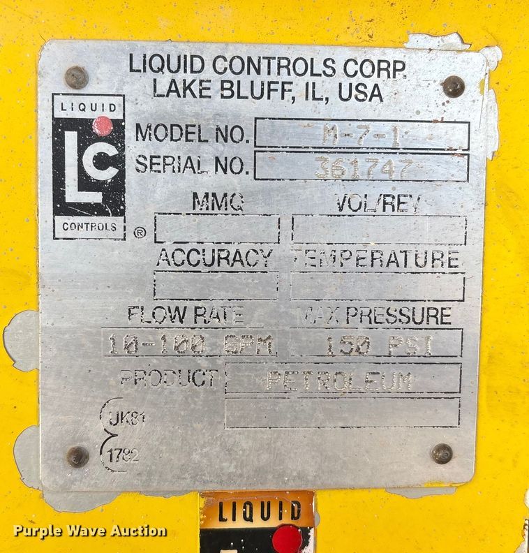 image for item EV2664 1999 International 4900 fuel truck