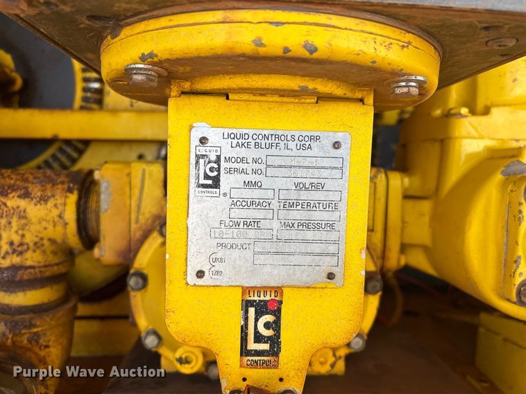 image for item EV2664 1999 International 4900 fuel truck