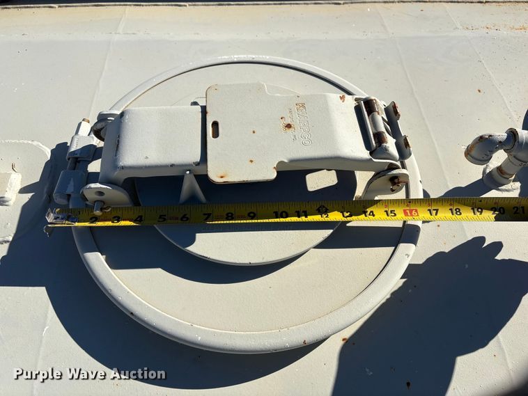 image for item EV2664 1999 International 4900 fuel truck