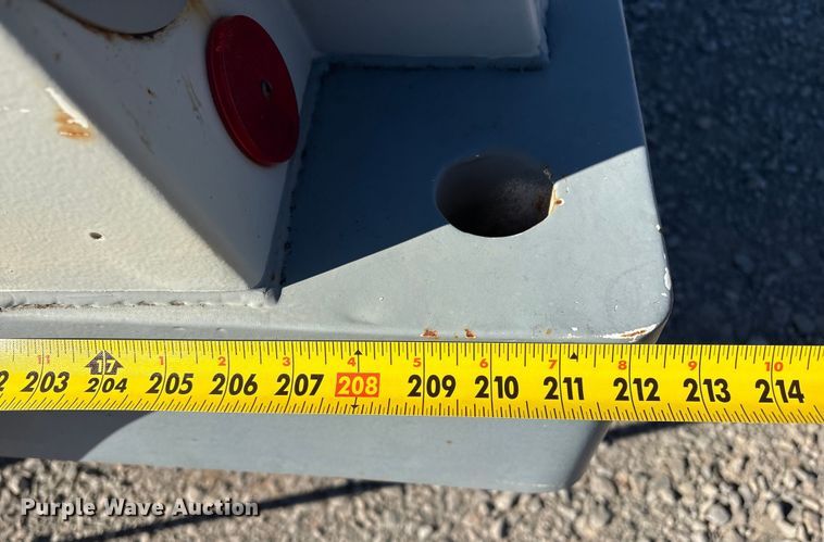 image for item EV2664 1999 International 4900 fuel truck