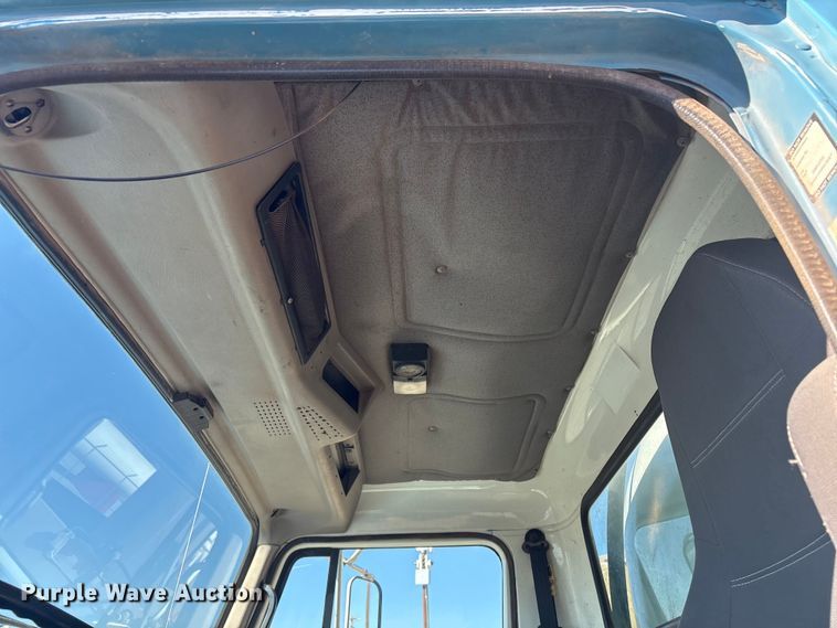 image for item EV2664 1999 International 4900 fuel truck