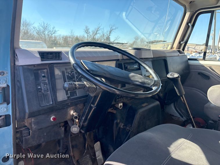 image for item EV2664 1999 International 4900 fuel truck