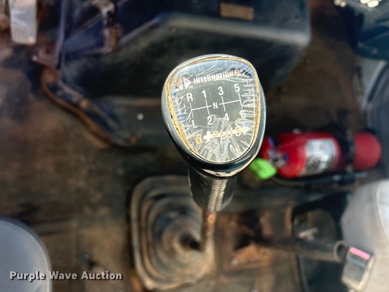 image for item EV2664 1999 International 4900 fuel truck