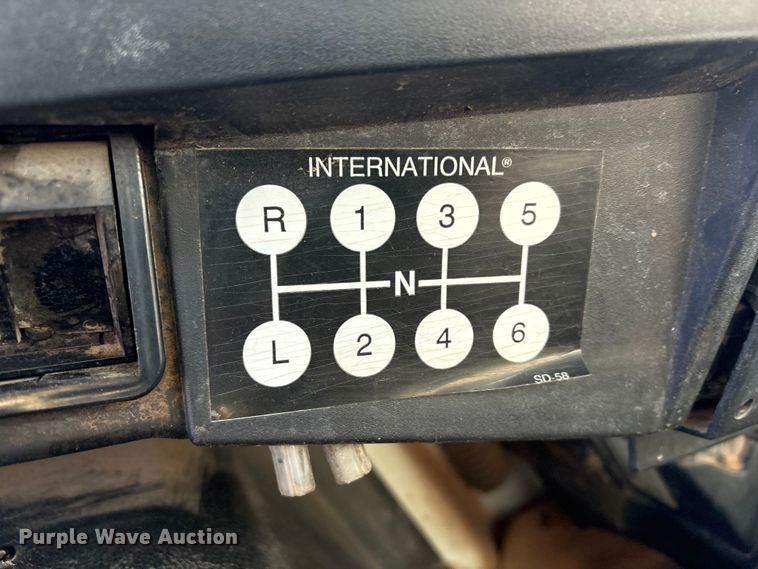 image for item EV2664 1999 International 4900 fuel truck