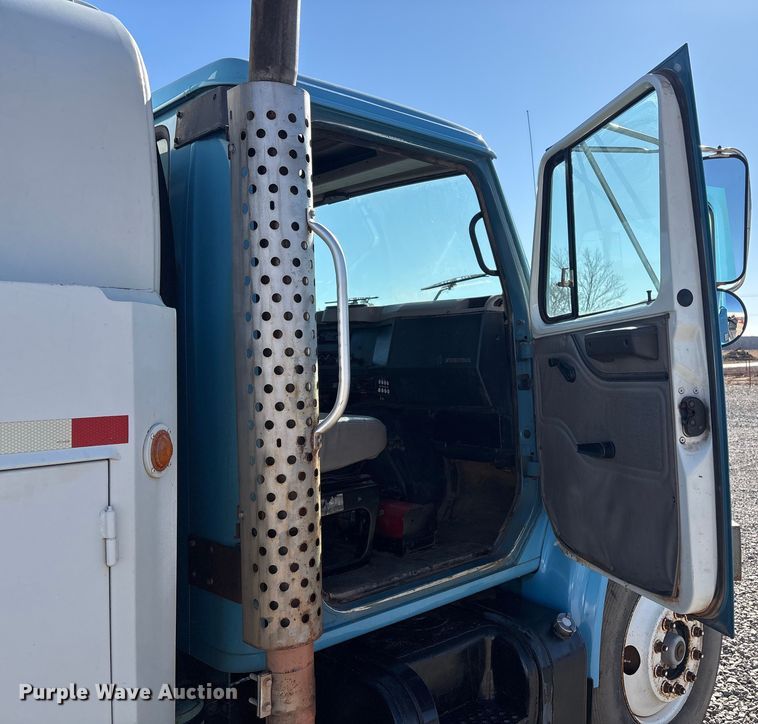 image for item EV2664 1999 International 4900 fuel truck