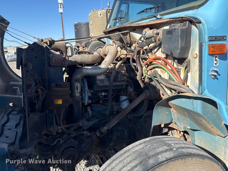 image for item EV2664 1999 International 4900 fuel truck