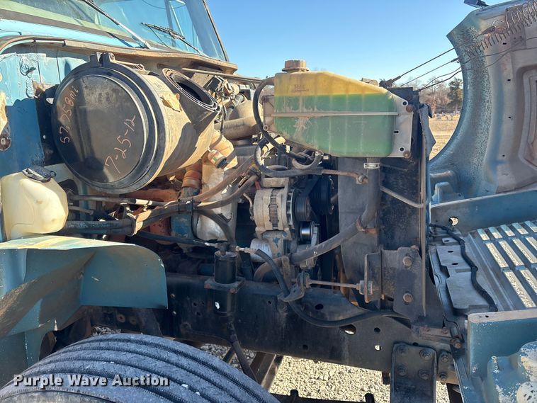 image for item EV2664 1999 International 4900 fuel truck