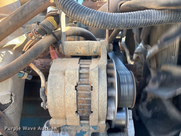 image for item EV2664 1999 International 4900 fuel truck